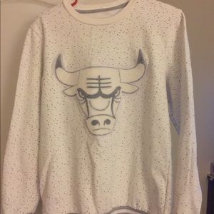 Bulls sweatshirt